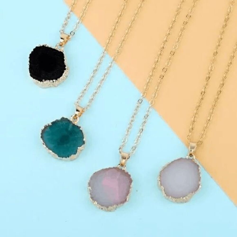 White Irregular Round Stone Pendant Necklace
